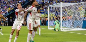 4 saat 15 dakika süren karşılaşmada Benfica, Auckland'a gol oldu yağdı