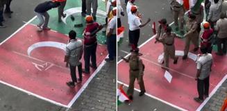 Hindistan'da skandal görüntü! Türk ve Pakistan bayraklarını çiğnediler