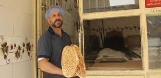 Herkes zam o indirim yaptı: Komşulara kızıp ekmeğin fiyatını düşürdü