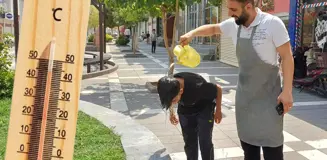 Tüm zamanların sıcaklık rekorunun kırıldığı Silopi'de hayat durma noktasına geldi