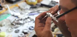 Saat ustaları çıraksız kaldı! Bir meslek sessizce yok oluyor
