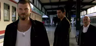 Kıvanç Tatlıtuğ'un hayatı bir vitrin ilanıyla değişti