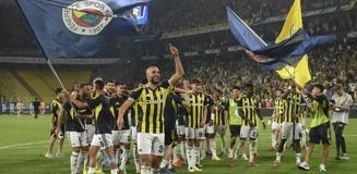 Fenerbahçe'ye kötü haber! Takımın yıldızı aylarca forma giyemeyebilir