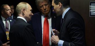 Putin-Trump yemeği iptal edildi, Rus lider ülkesine dönmeden mezarlık ziyareti yaptı