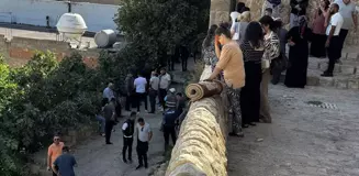 Kız kardeşler evlerinde ölü bulundu