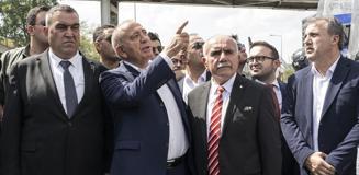 Özel meydan okumuştu, Gürsel Tekin il binasından erkenden ayrıldı