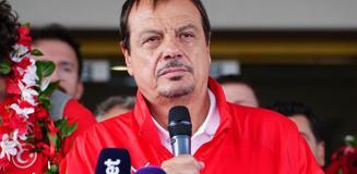 Ayakta durmakta bile zorlandı! Ergin Ataman'ın zor anları