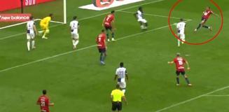 Dünyaca ünlü yıldızın kardeşi 90+8'de maçı aldı