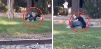 Gencecik kızlar saç başa kavga etti, çevredekiler film izler gibi seyretti