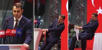 CHP Kongresinde tek aday kürsüde fenalaşıp yere yığıldı