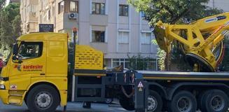 Albayrakların şantiyesinde korkutan kaza: Vinç inşaat alanına devrildi
