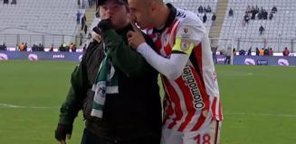 Samsunspor'un kaptanı Zeki Yavru'dan alkışlanacak hareket