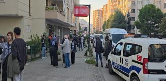 Markette eski eşini göğsünden bıçakladı, polisi arayıp teslim oldu Markette eski eşini göğsünden bıçakladı, polisi arayıp teslim oldu