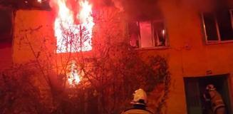 Müstakil evde çıkan yangında anne öldü, kızı yaralandı