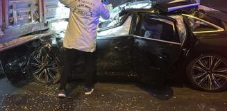 Katliam gibi kaza! Tıra çarpan araçtaki 4 kişi feci şekilde can verdi Katliam gibi kaza! Tıra çarpan araçtaki 4 kişi feci şekilde can verdi