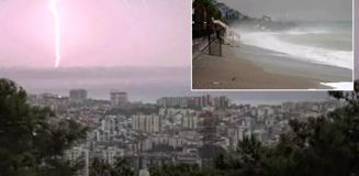 Gözde kentimizin üzerinde çakan şimşekler görsel şölen oluşturdu Gözde kentimizin üzerinde çakan şimşekler görsel şölen oluşturdu