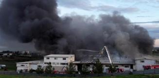 Kauçuk fabrikasında yangın! Dumanlar gökyüzünü kapladı Kauçuk fabrikasında yangın! Dumanlar gökyüzünü kapladı