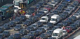 Trafikte 10 dakika kalana devlet otoyol geçiş ücretini geri ödeyecek