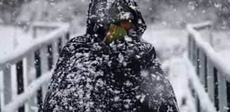 Bere, eldiven dolapta ne varsa çıkarın! İstanbul'a lapa lapa kar için tarih verildi Bere, eldiven dolapta ne varsa çıkarın! İstanbul'a lapa lapa kar için tarih verildi