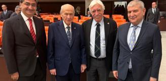 Meclis'te dikkat çeken kare! Fotoğrafa düştüğü not dikkat çekti Meclis'te dikkat çeken kare! Fotoğrafa düştüğü not dikkat çekti