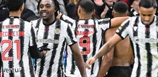 80 bin nüfuslu bir kasabanın takımı St. Mirren, Celtic'i yenerek şampiyon oldu 80 bin nüfuslu bir kasabanın takımı St. Mirren, Celtic'i yenerek şampiyon oldu