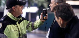 Yunanistan'da olay görüntü! Başbakanı durdurup alkolmetre üflettiler