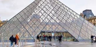 Dünyaca ünlü müzenin başına gelmeyen kalmadı Dünyaca ünlü müzenin başına gelmeyen kalmadı