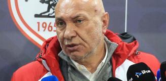 Samsunspor Başkanı Yıldırım 'Kimseye yedirtmem' diyerek Galatasaray'dan almak istediği ismi söyledi Samsunspor Başkanı Yıldırım 'Kimseye yedirtmem' diyerek Galatasaray'dan almak istediği ismi söyledi