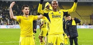 Tüm takım taraftarların yanına giderken Szymanski'den olay yaratacak hareket Tüm takım taraftarların yanına giderken Szymanski'den olay yaratacak hareket