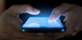 Liseli kızların mesajlaşma grubuna müstehcen fotoğraf yollayan öğretmen tutuklandı