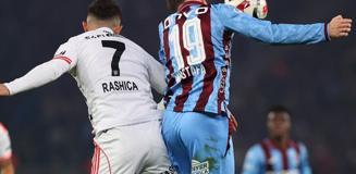 Trabzonspor'a iki yıldızından kötü haber Trabzonspor'a iki yıldızından kötü haber