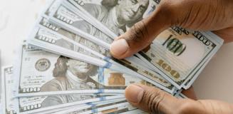 Dünyaca ünlü iş insanı çalışanlarına 30'ar milyon lira prim dağıttı