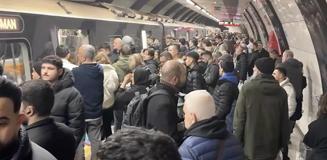 İstanbul'da metro arızası, seferler aksıyor