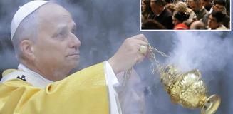 Papa 14. Leo, Vatikan'da ilk kez Noel ayini yönetti