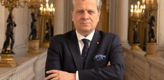 Polonya'nın Paris Büyükelçisi sahte diploma soruşturması nedeniyle görevden alındı Polonya'nın Paris Büyükelçisi sahte diploma soruşturması nedeniyle görevden alındı