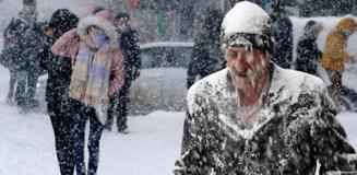 Lapa lapa kar geliyor! Bakanlık 22 ili sarı ve turuncu kodla uyardı