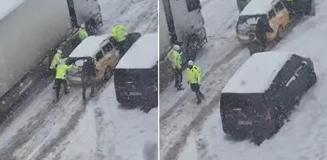 Mardin'de trafik polislerinden yürekleri ısıtan yardım