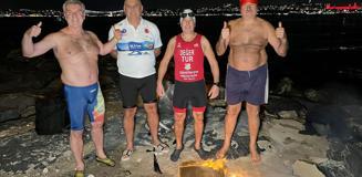 İstanbul Boğazı'nda buz gibi suda yüzerek 2026'yı karşıladılar