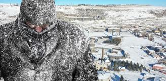 Doğu Anadolu ili buz kesti! Termometre eksi 28'i gösterdi Doğu Anadolu ili buz kesti! Termometre eksi 28'i gösterdi