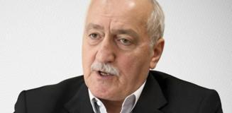 Eski İçişleri Bakanı Sadettin Tantan hastaneye kaldırıldı! Ailesinden açıklama var