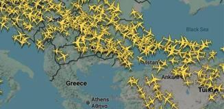 Yunanistan'da uçuşlar askıya alındı, bazı uçaklar Türkiye'ye yönlendirildi Yunanistan'da uçuşlar askıya alındı, bazı uçaklar Türkiye'ye yönlendirildi