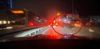 İstanbul'da korkunç kaza! Trafiğin en yoğun olduğu noktaya uçarak girdi İstanbul'da korkunç kaza! Trafiğin en yoğun olduğu noktaya uçarak girdi