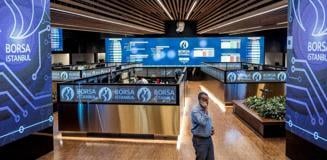 Borsa günü 12.000 seviyesini aşarak rekor düzeyde tamamladı Borsa günü 12.000 seviyesini aşarak rekor düzeyde tamamladı