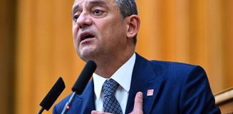 Özgür Özel, Cumhurbaşkanı Erdoğan'ı hedef alan Yunan gazeteciye sert tepki gösterdi