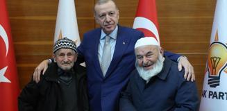 Cumhurbaşkanı Erdoğan, Düzceli asırlık çınarlarla bir araya geldi