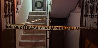 Merdiven boşluğunda ölü bulundu