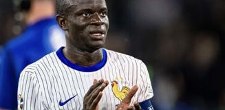 N'Golo Kante'yi Fenerbahçe'nin eski yıldızı ikna etmiş