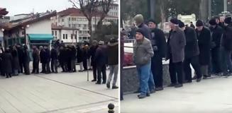 Soğuk havada çorba kuyruğu! CHP'li vekil görüntüyü paylaşıp isyan etti