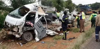 Okul servisi kamyonla kafa kafaya çarpıştı! 14 öğrenci hayatını kaybetti