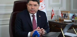 Adalet Bakanı Yılmaz Tunç: Bayrak provokasyonuna ilişkin 14 kişi gözaltına alındı